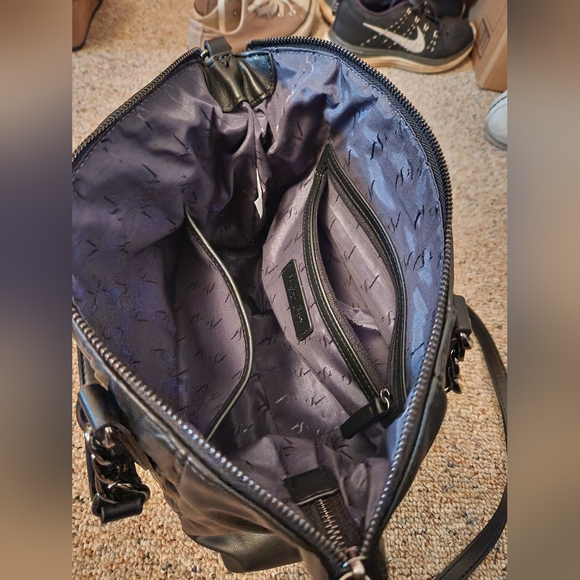 Simply Vera Vera Wang Graham Soft Satchel Bag - Picture 7 of 10